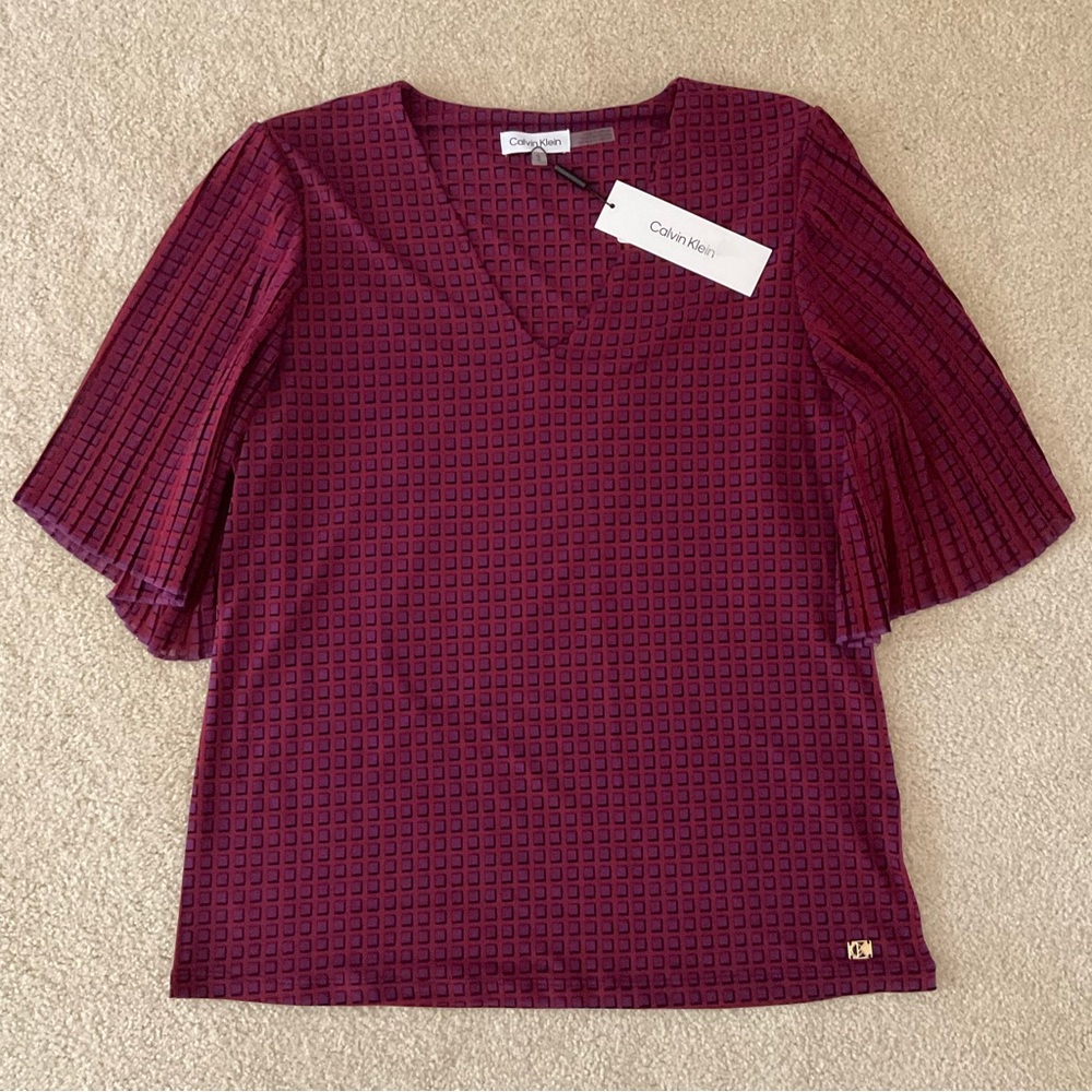NWT Calvin Klein Short Flutter Sleeve Top, Medium
